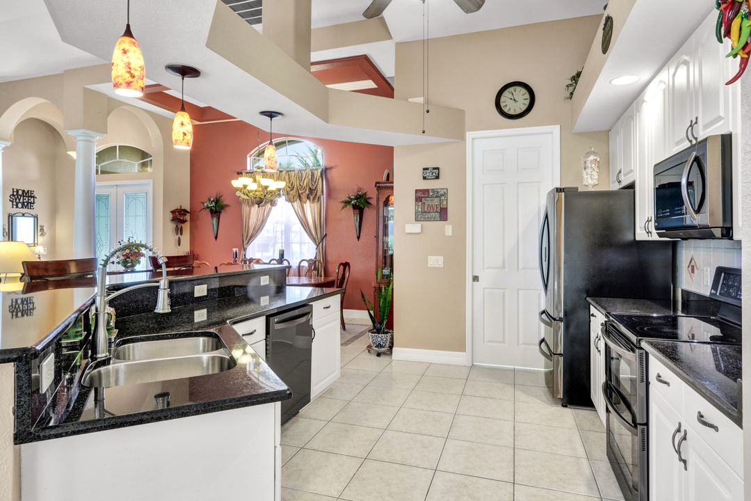 2801 SW 29th Ct, Cape Coral, FL 33914