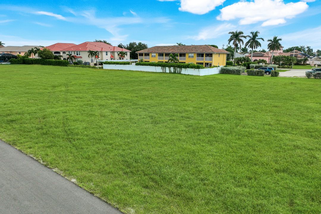 5425 SW 16th Pl, Cape Coral, FL 33914