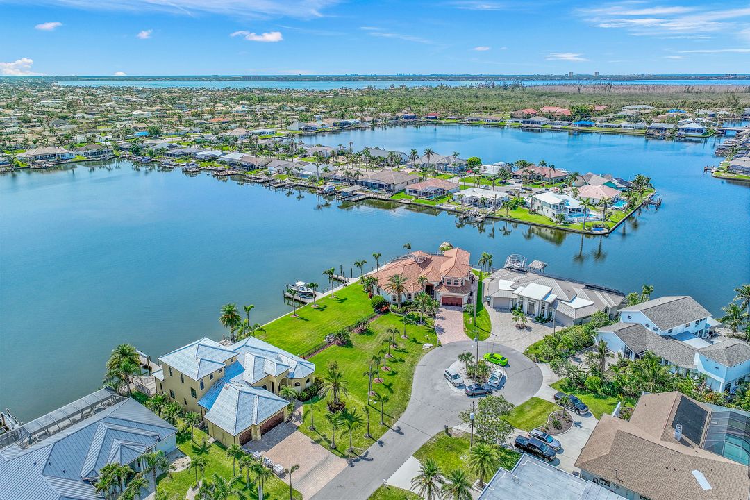 5227 SW 5th Pl, Cape Coral, FL 33914