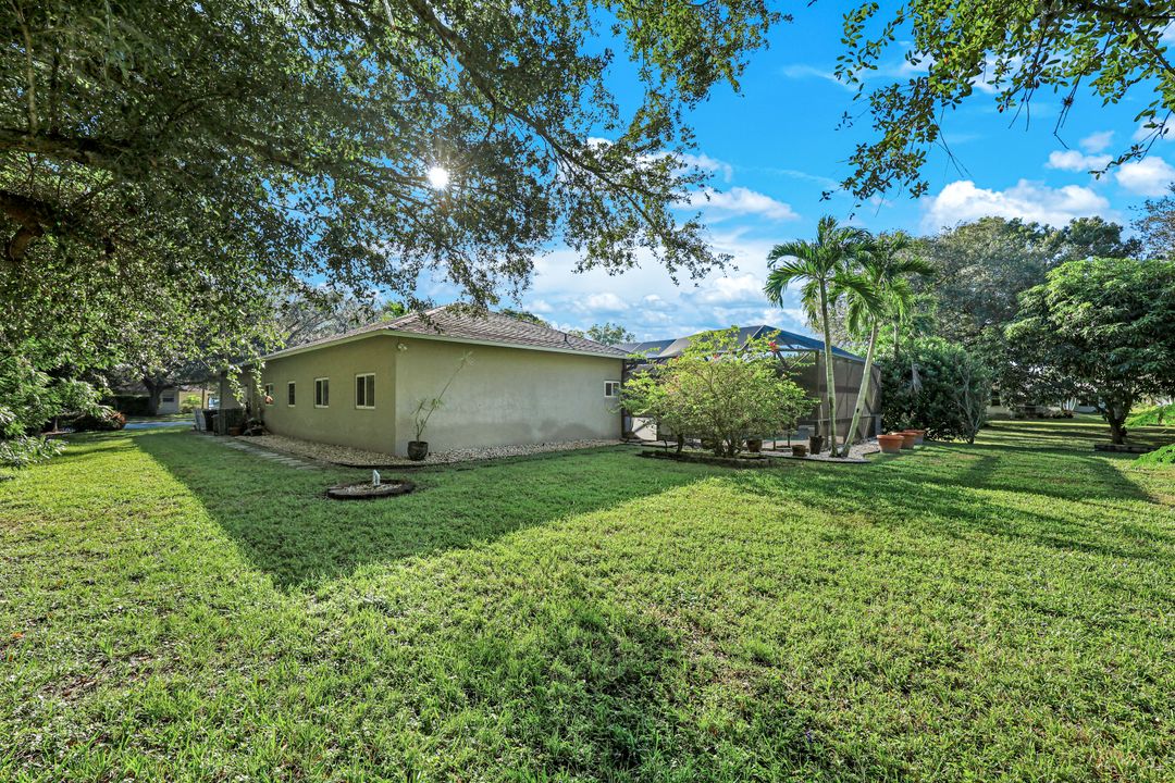 7500 Woodland Bend Cir, Fort Myers, FL 33912