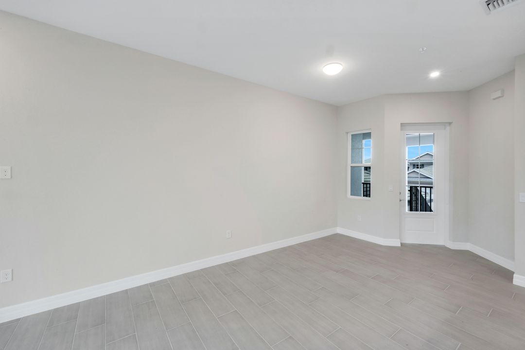 280 Antilles Wy E #101, Naples, FL 34112