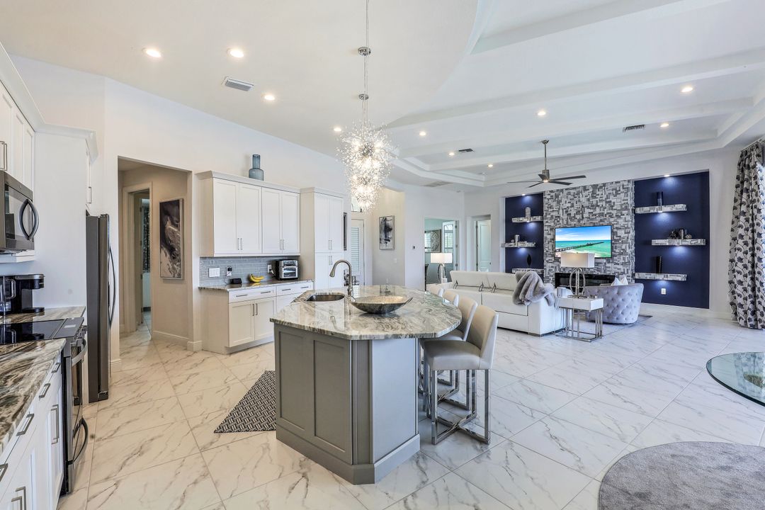 3518 Oasis Blvd, Cape Coral, FL 33914