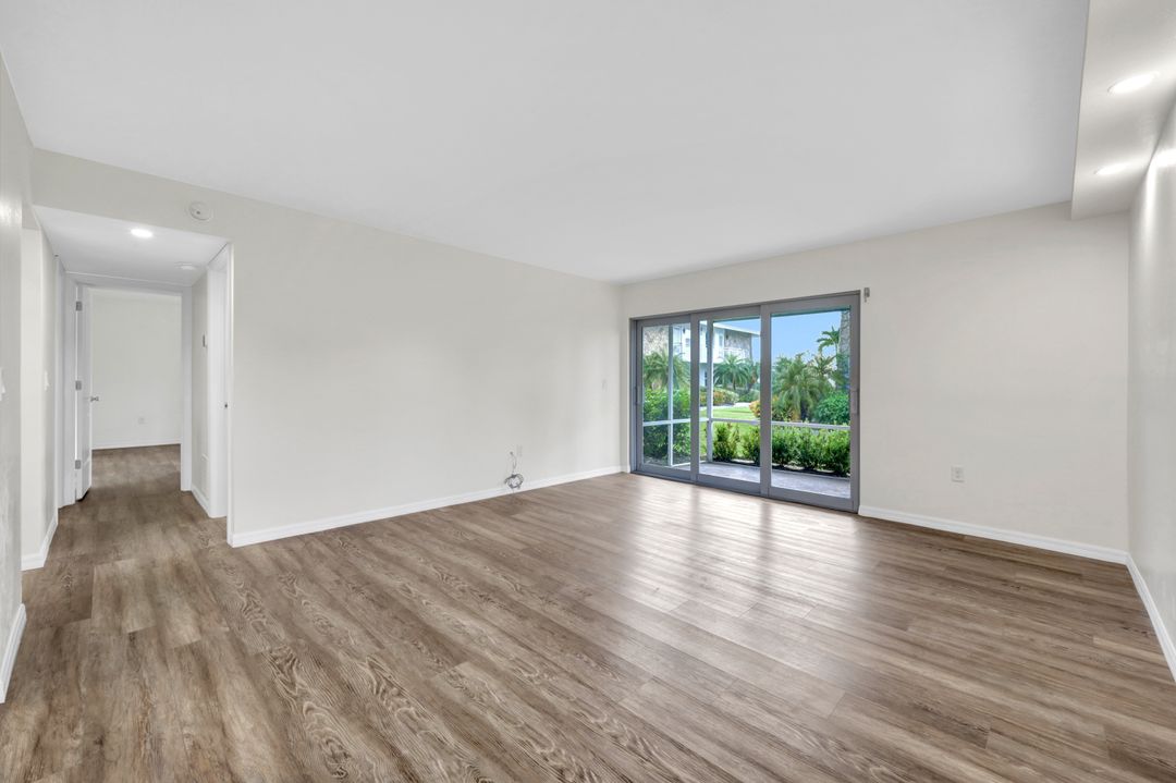 330 Kon Tiki Dr #D-1, Naples, FL 34113