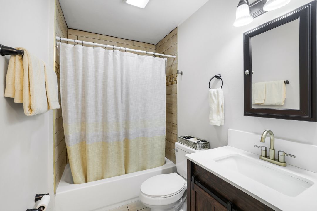 3561 Thomasson Dr, Naples, FL 34112