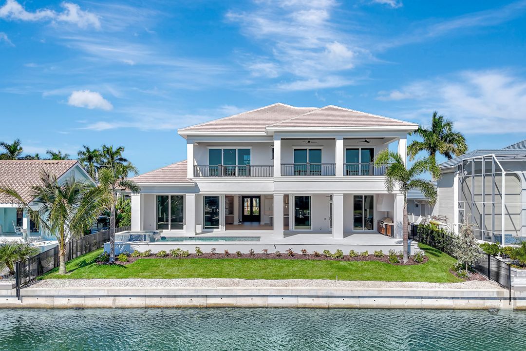 860 Banyan Ct, Marco Island, FL 34145