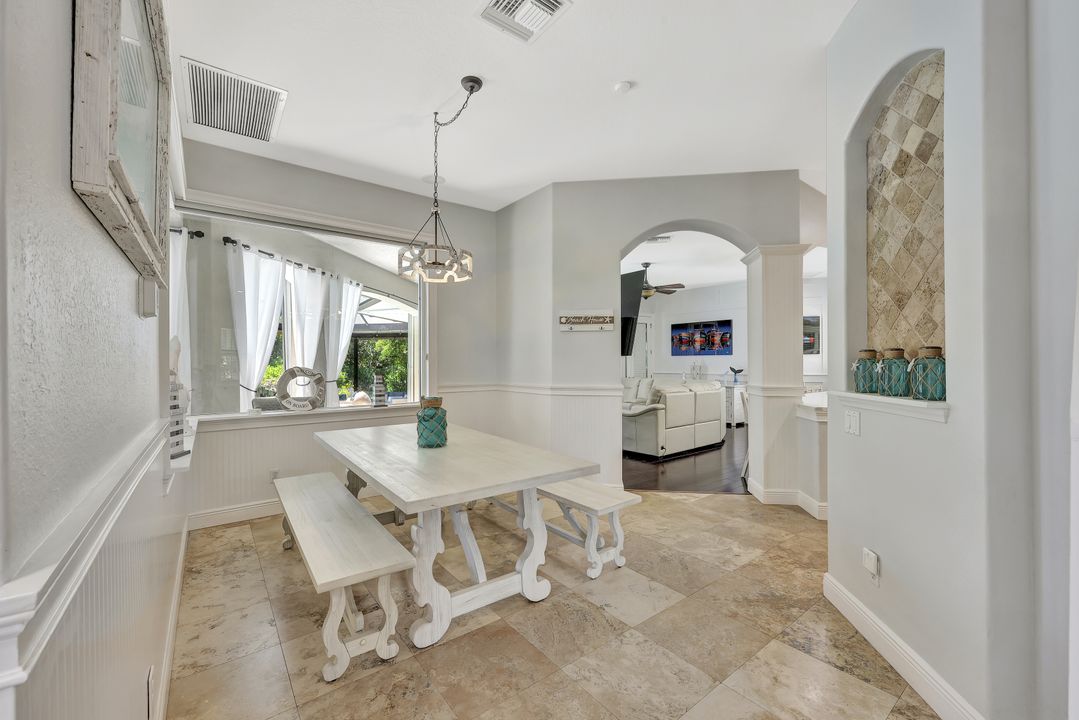 1817 Piccadilly Cir, Cape Coral, FL 33991