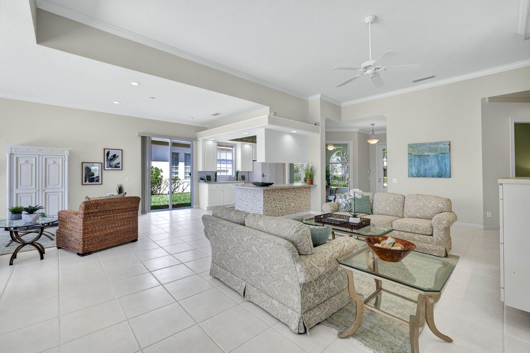 3713 Whidbey Way, Naples, FL 34119