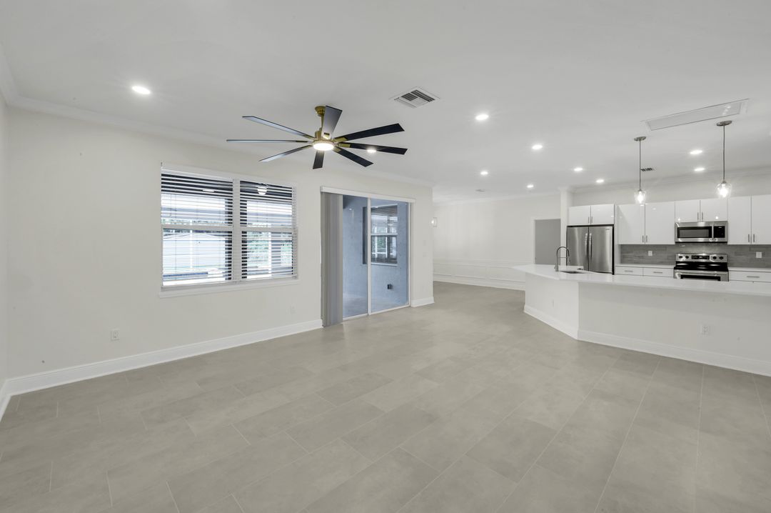 2180 12th Ave NE, Naples, FL 34120