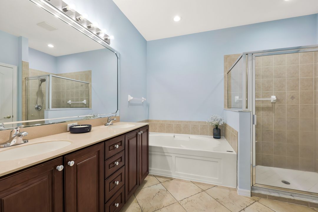 8301 Laurel Lakes Way, Naples, FL 34119