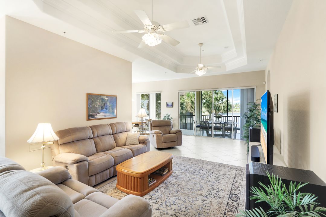 8771 Coastline Ct #201, Naples, FL 34120