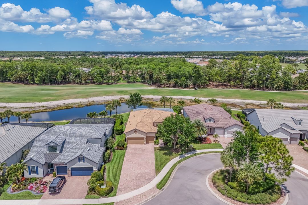 9403 Surfbird Ct, Naples, FL 34120