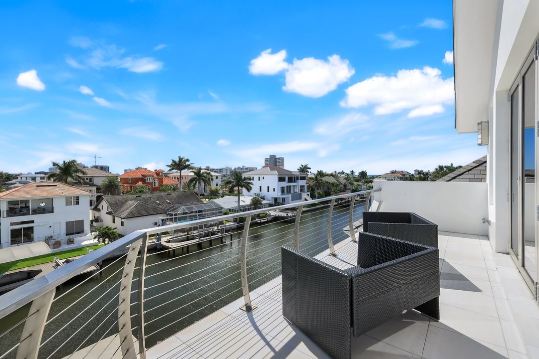 260 Channel Dr, Naples, FL 34108