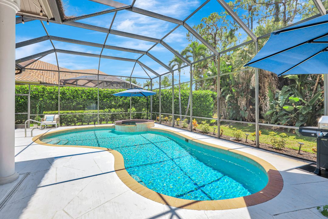 9833 Clear Lake Cir, Naples, FL 34109