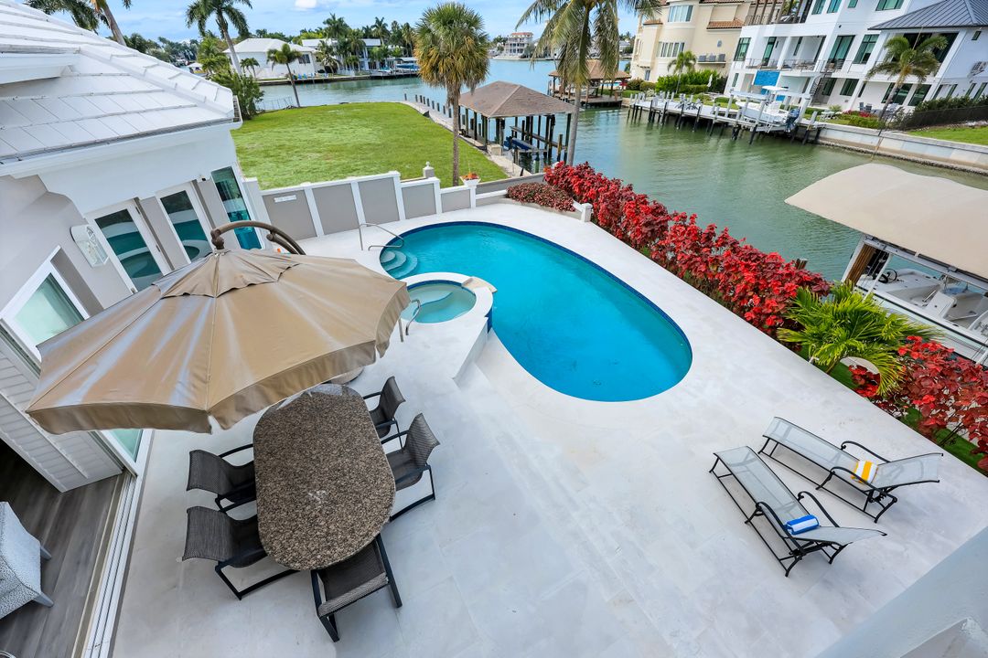 375 Germain Ave, Naples, FL 34108