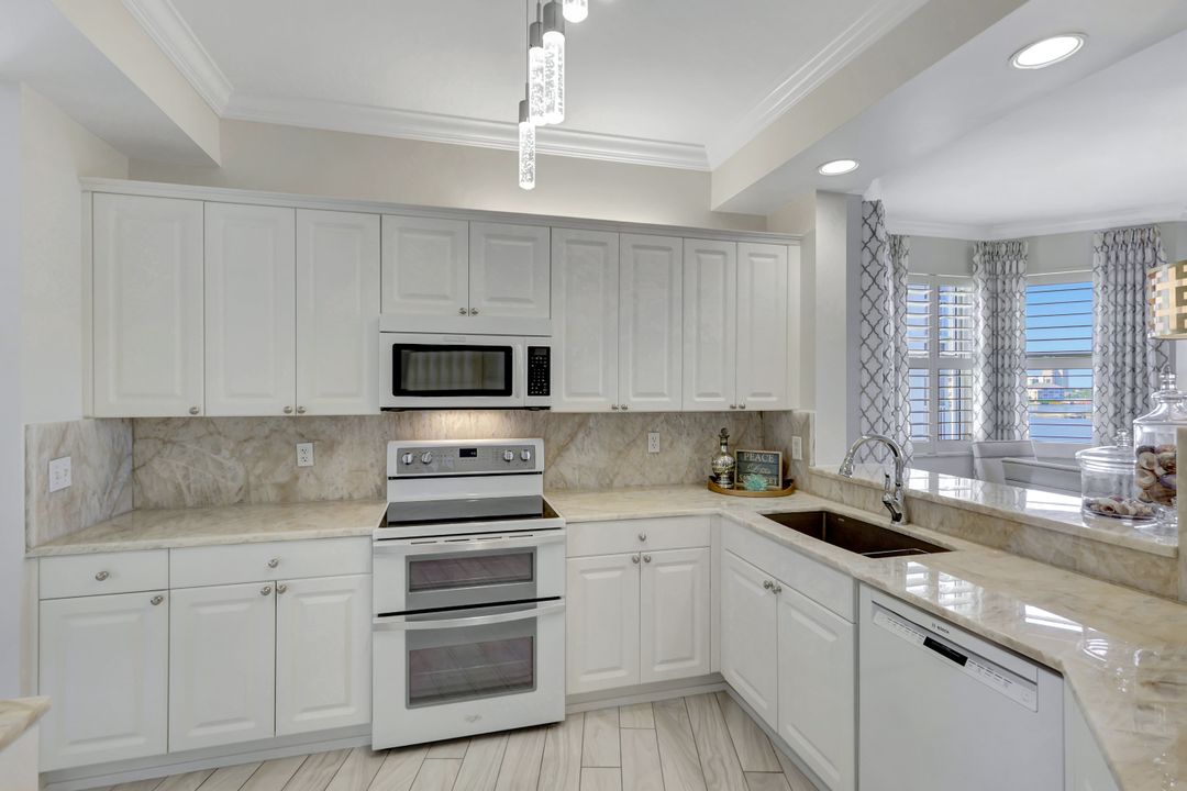 410 Flagship Dr #501, Naples, FL 34108