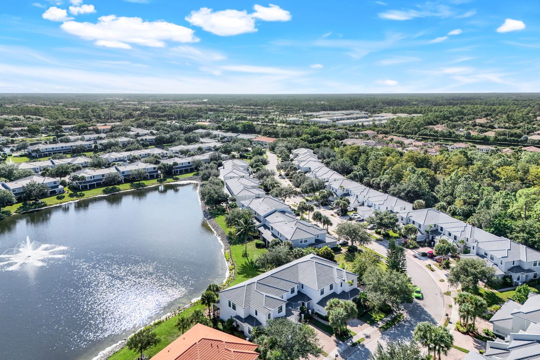 15239 Summit Pl Cir, Naples, FL 34119