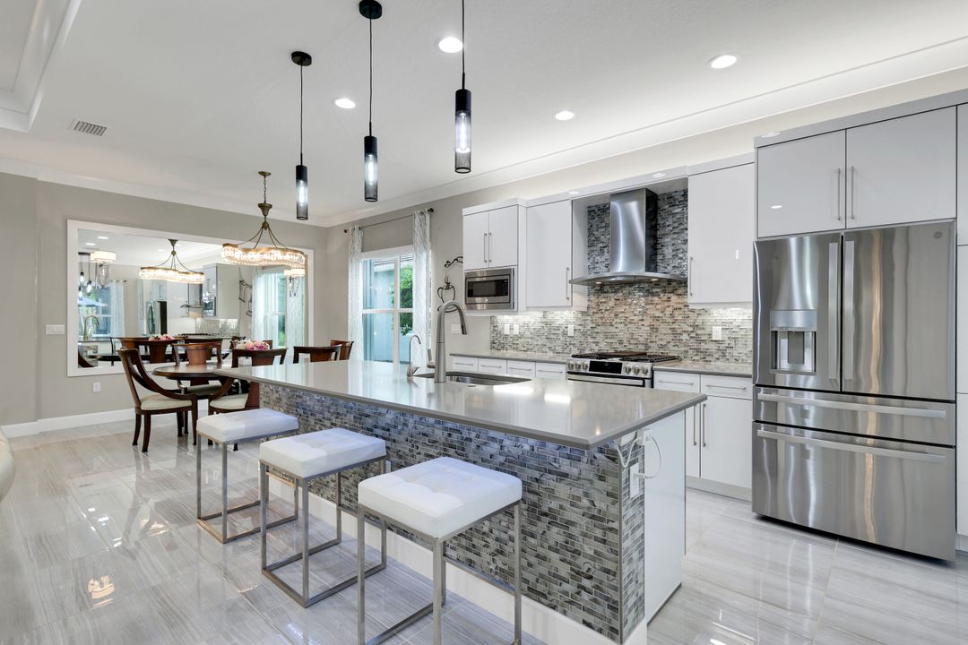 28560 Twain Dr, Bonita Springs, FL 34135