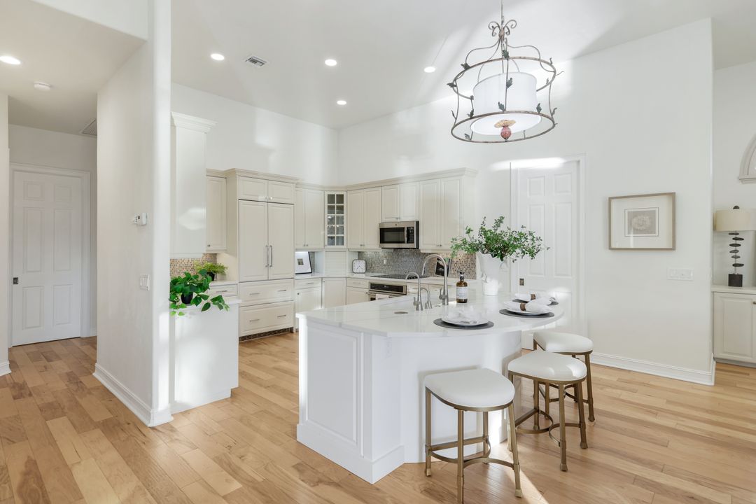 4574 Lighthouse Ln, Naples, FL 34112