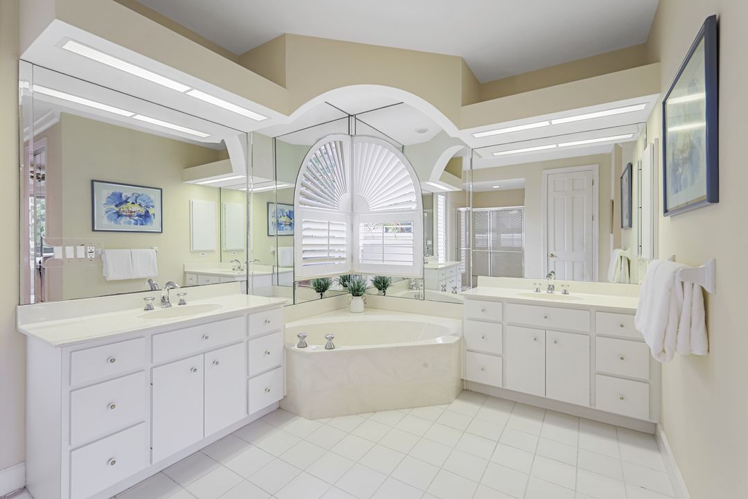 27568 Riverbank Dr, Bonita Springs, FL 34134