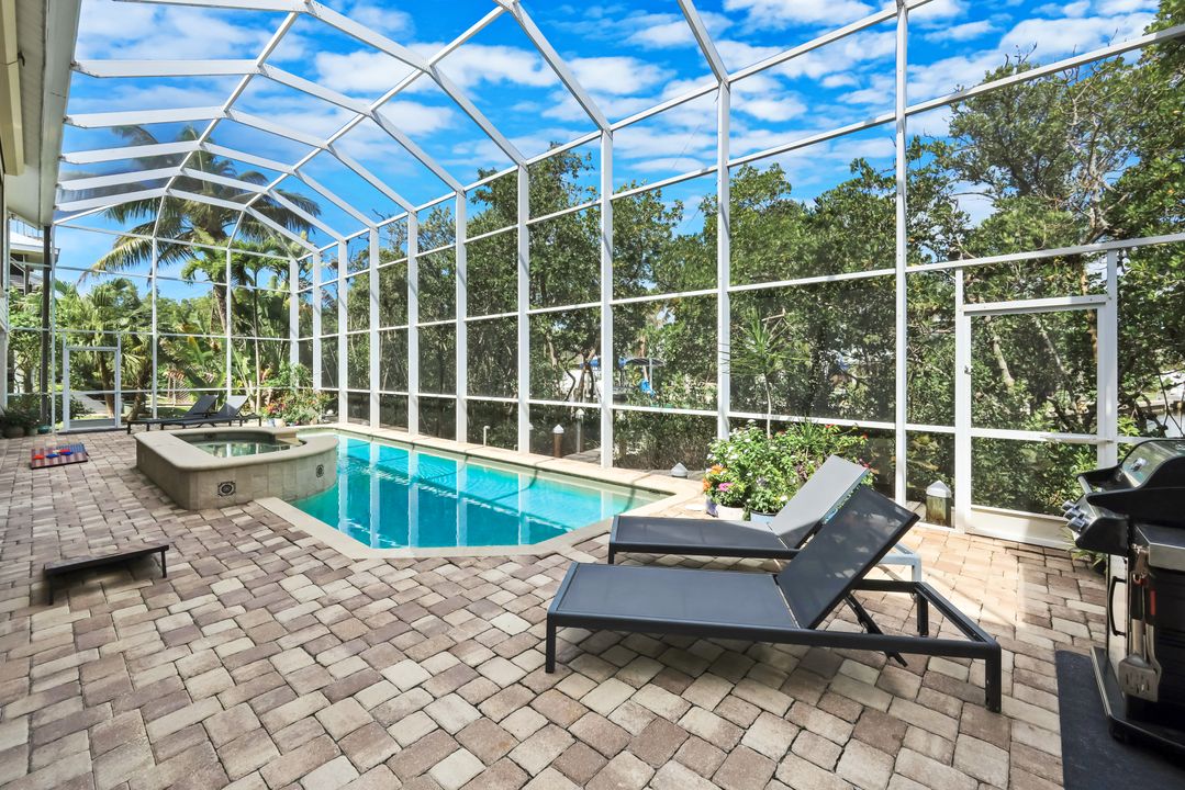 21580 Indian Bayou Dr, Fort Myers Beach, FL 33931