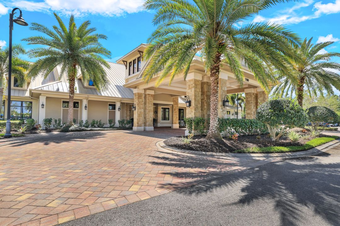 7113 Live Oak Dr, Naples, FL 34114