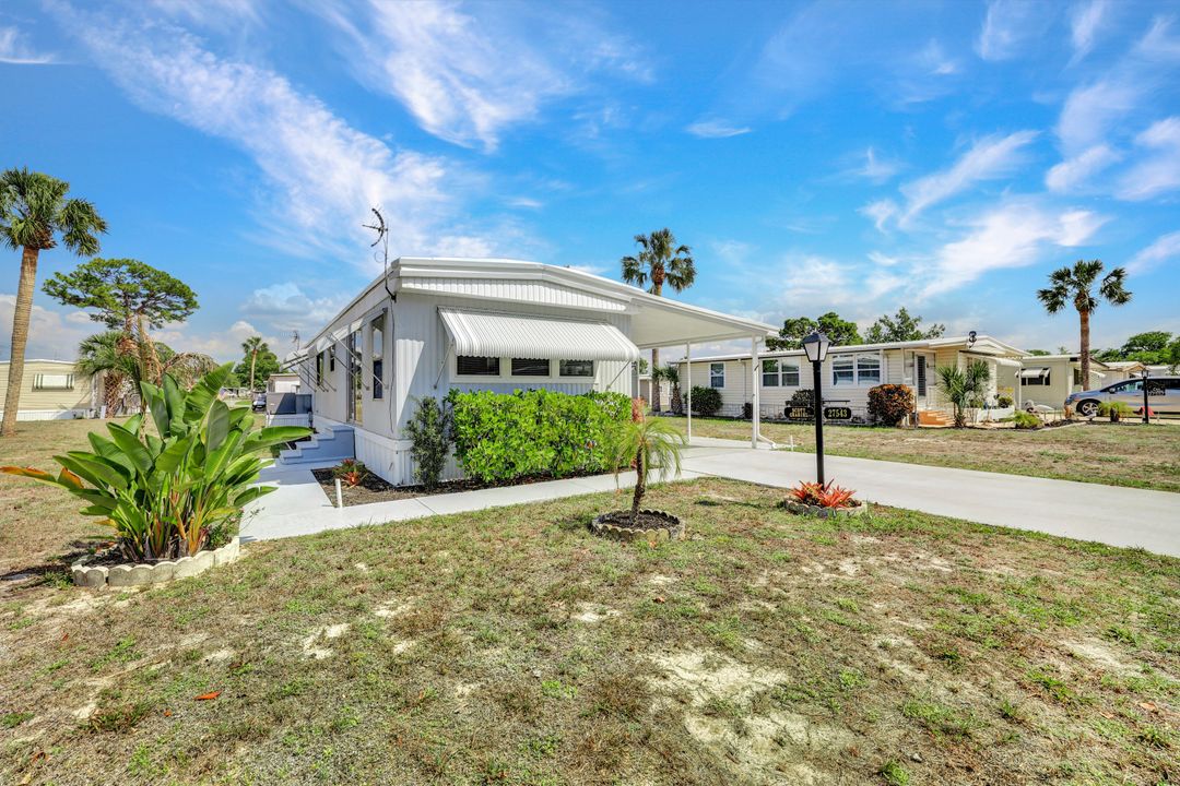 27543 Hoenie Dr, Bonita Springs, FL 34135
