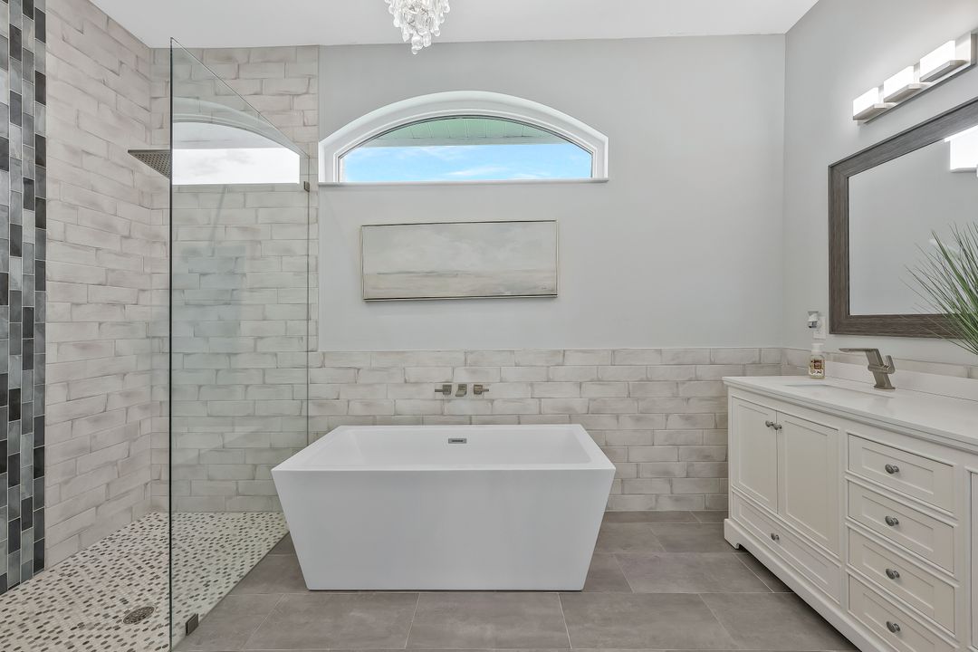 4837 Regal Dr, Bonita Springs, FL 34134