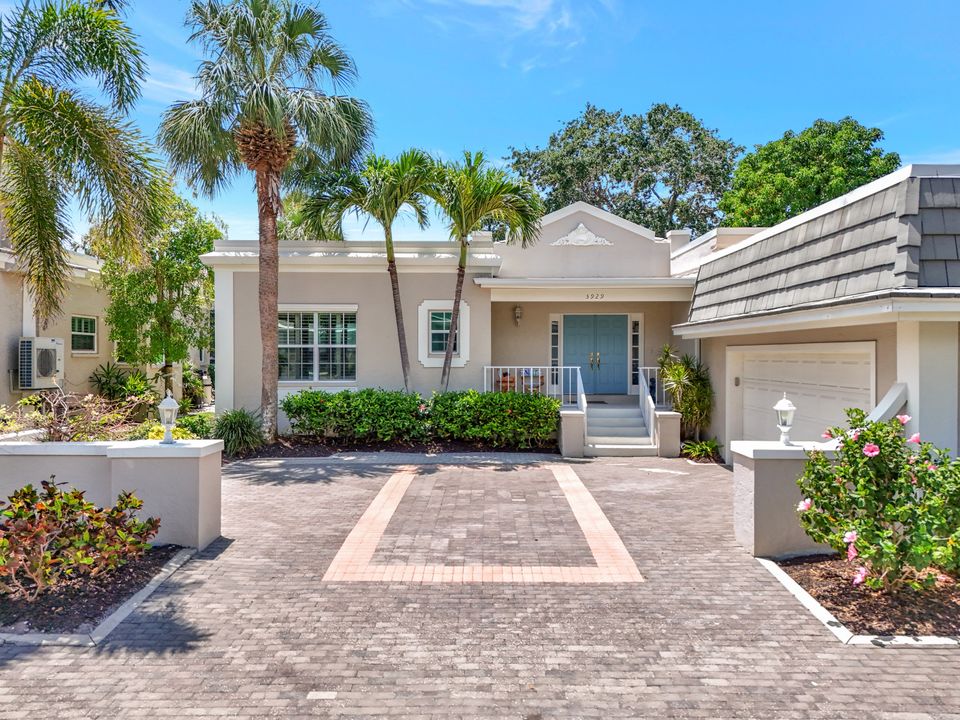 5929 Chanteclair Dr #8, Naples, FL 34108