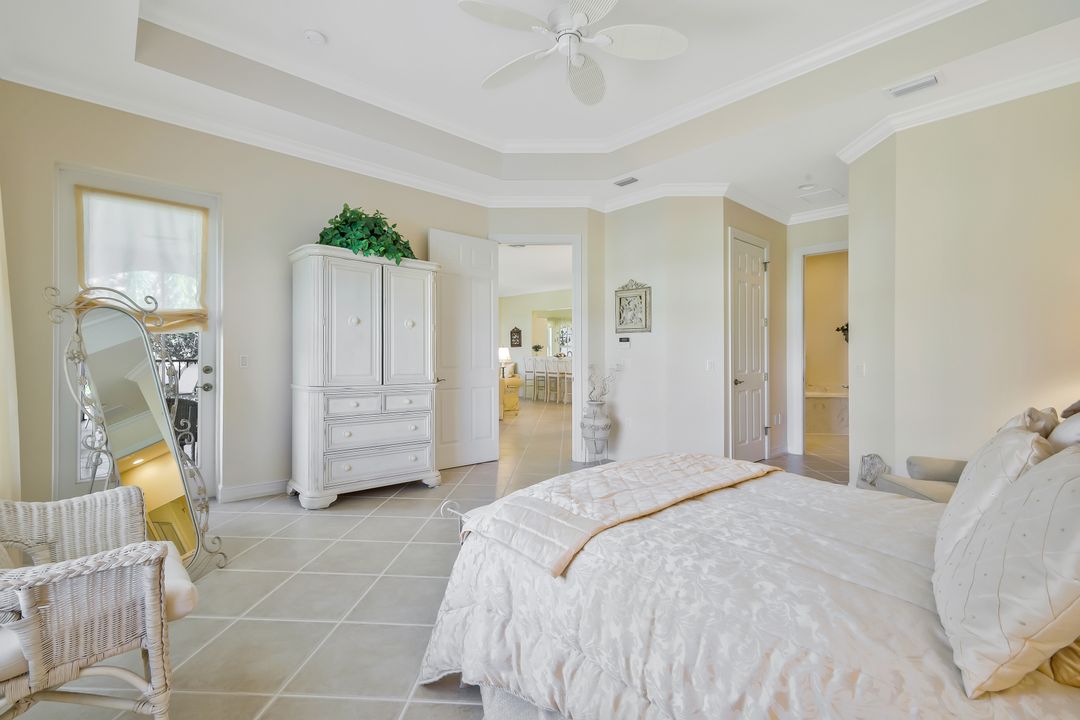 5025 Blauvelt Way #202, Naples, FL 34105