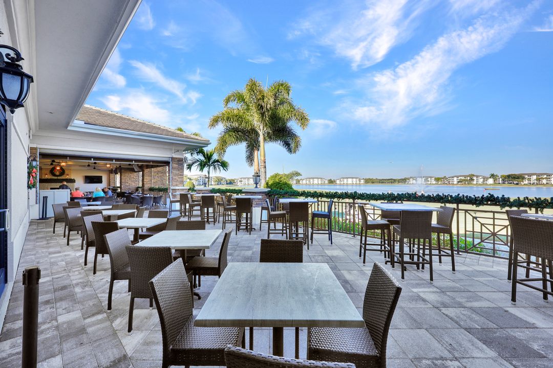 10420 Washingtonia Palm Way, Fort Myers, FL 33966