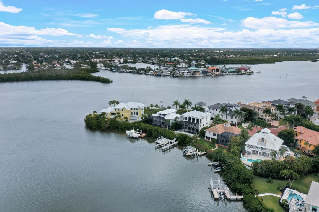 201 San Mateo Dr, Bonita Springs, FL 34134