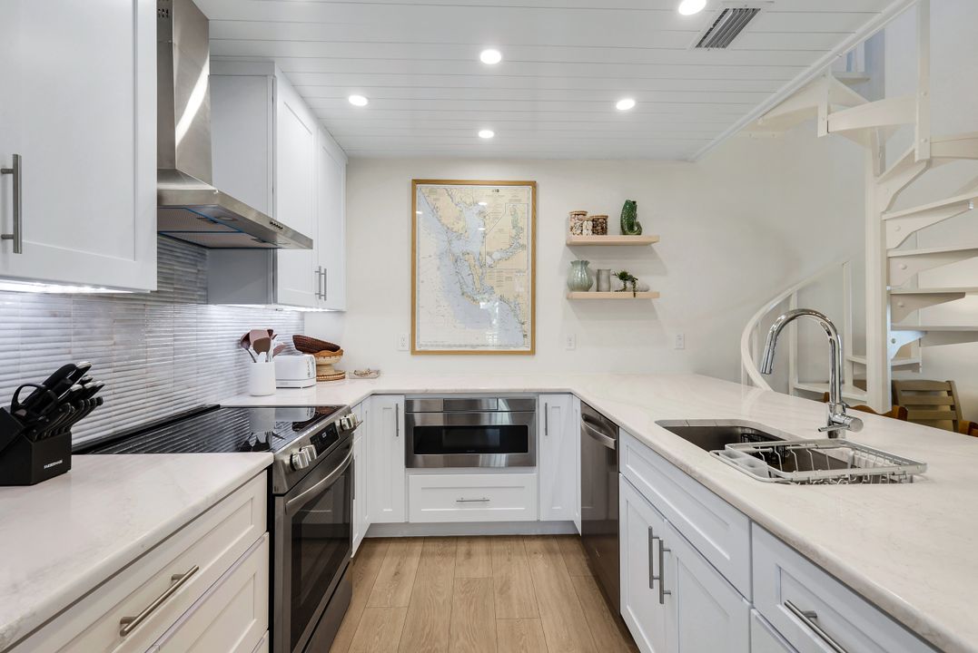 2321 W Gulf Dr #1E, Sanibel, FL 33957