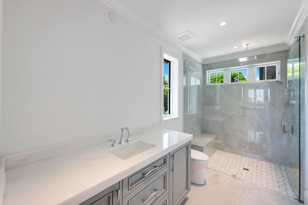1690 Chesapeake Ave, Naples, FL 34102