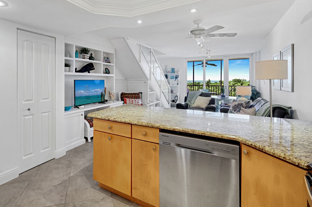 5 Bluebill Ave #505-605, Naples, FL 34108