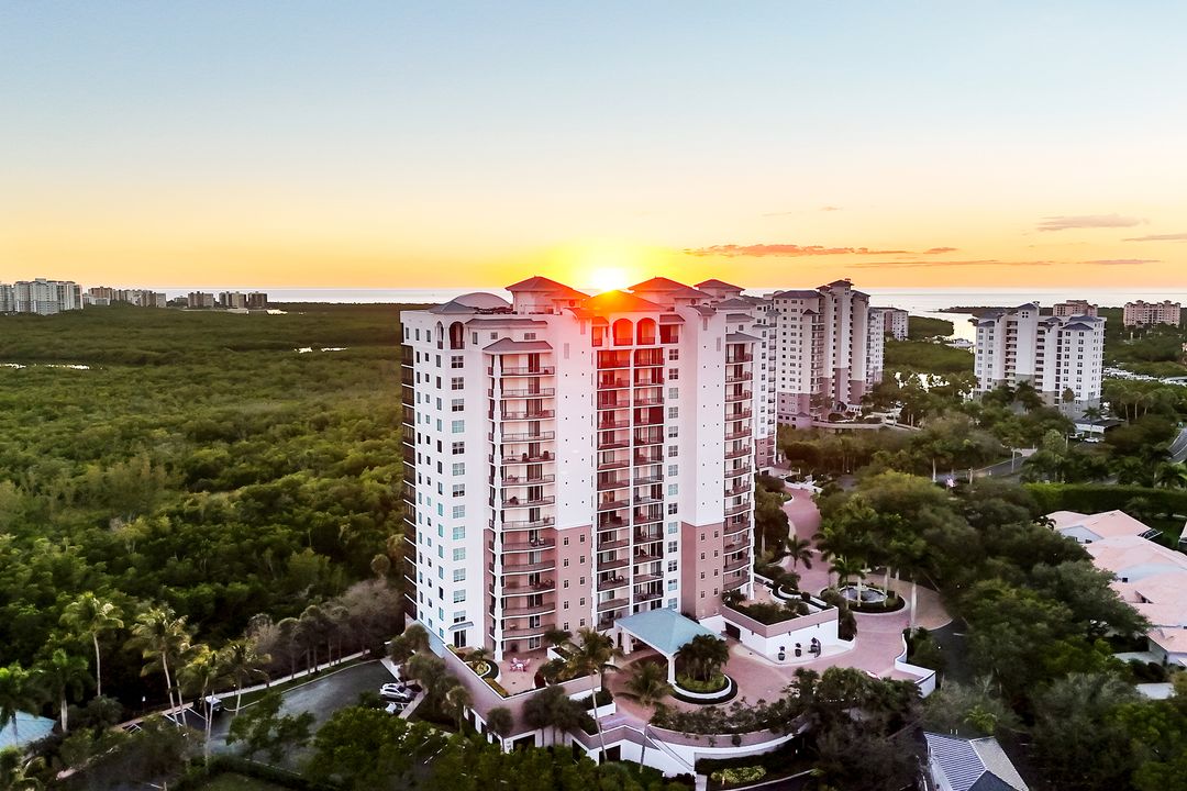 455 Cove Tower Dr #902, Naples, FL 34110