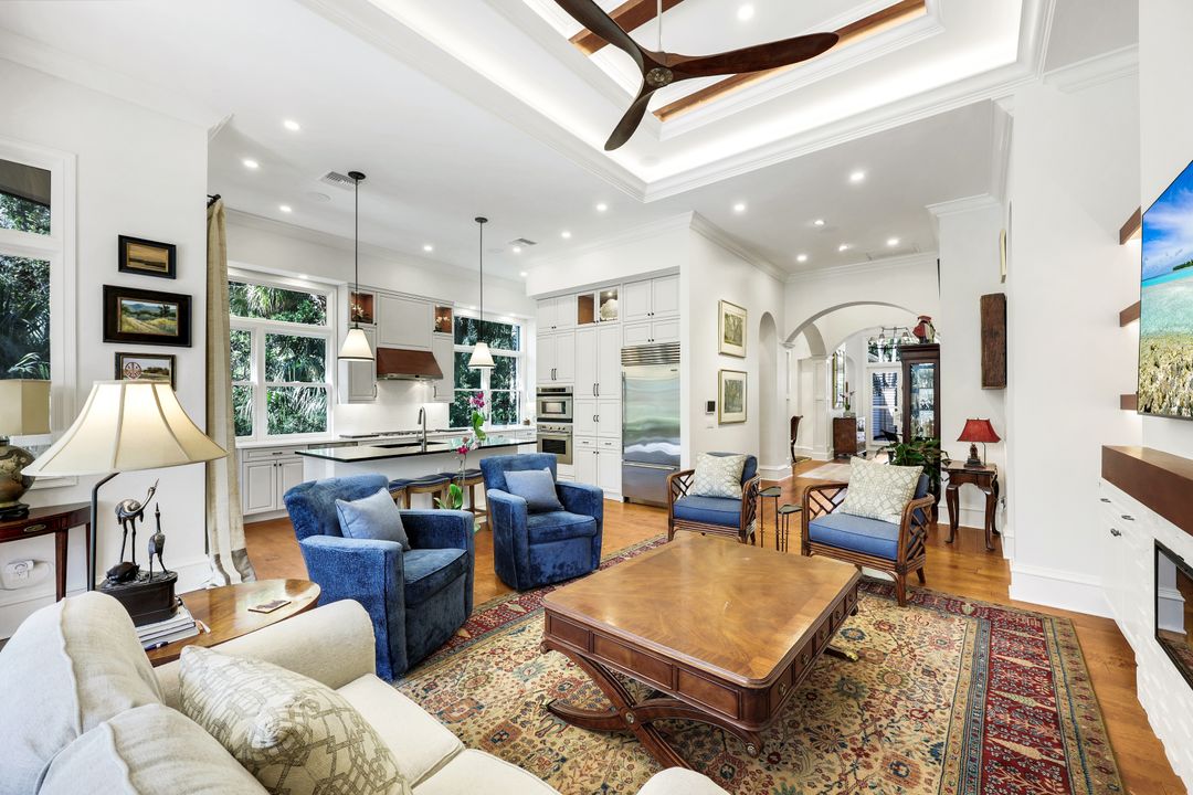 18051 Lagos Way, Naples, FL 34110