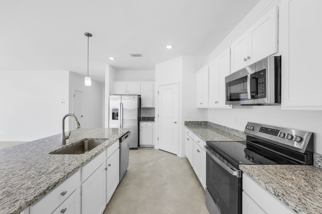 3928 Sweet Alyssum Terr, Alva, FL 33920