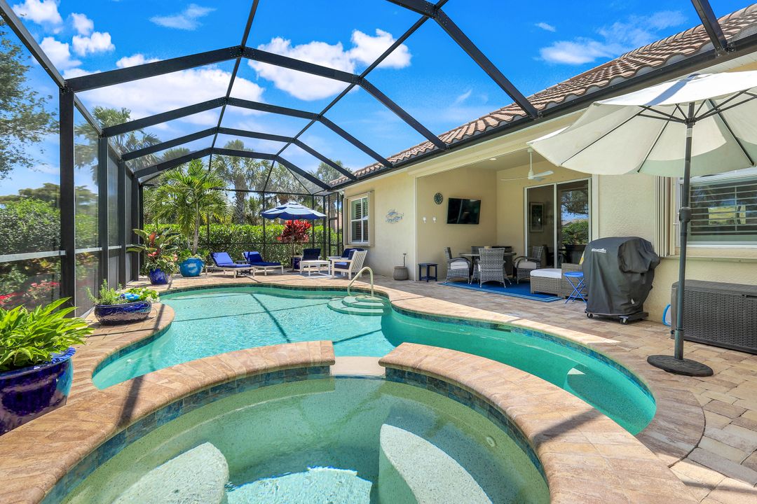 9578 Coquina Cir, Naples, FL 34120