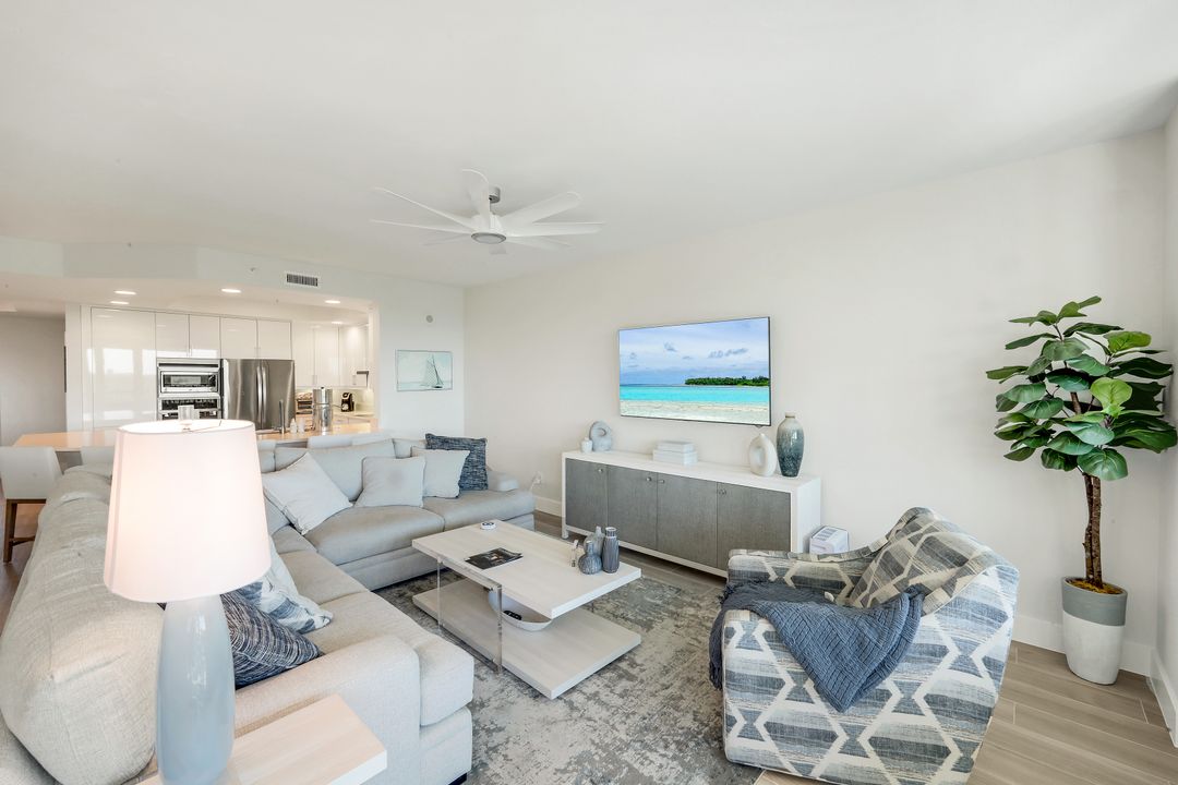 425 Cove Tower Dr #403, Naples, FL 34110