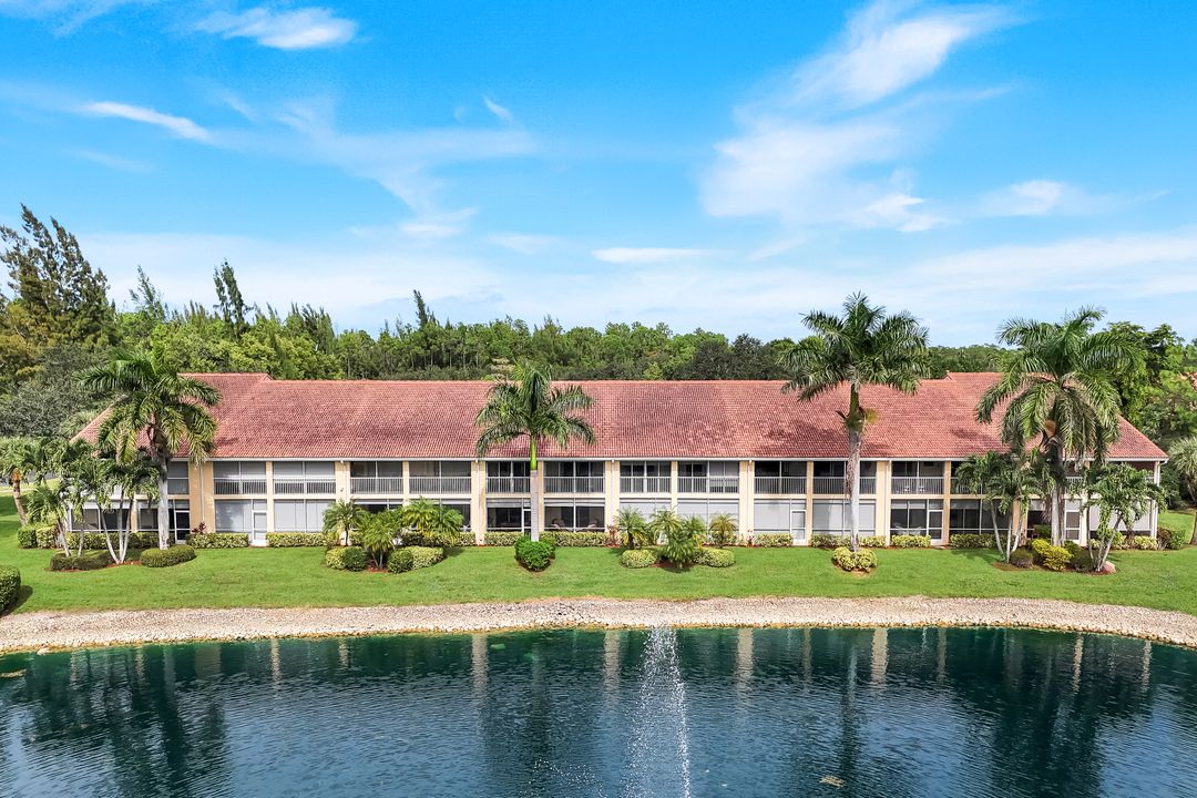 2415 Bayou Ln #3, Naples, FL 34112