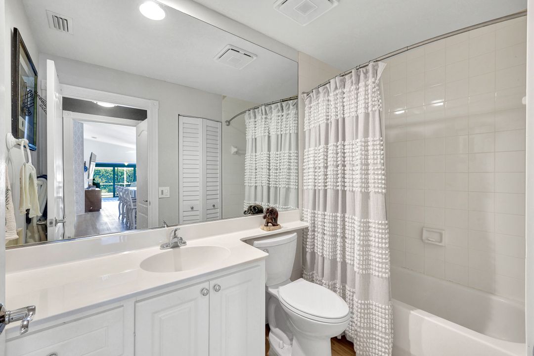 5011 Kingston Way, Naples, FL 34119