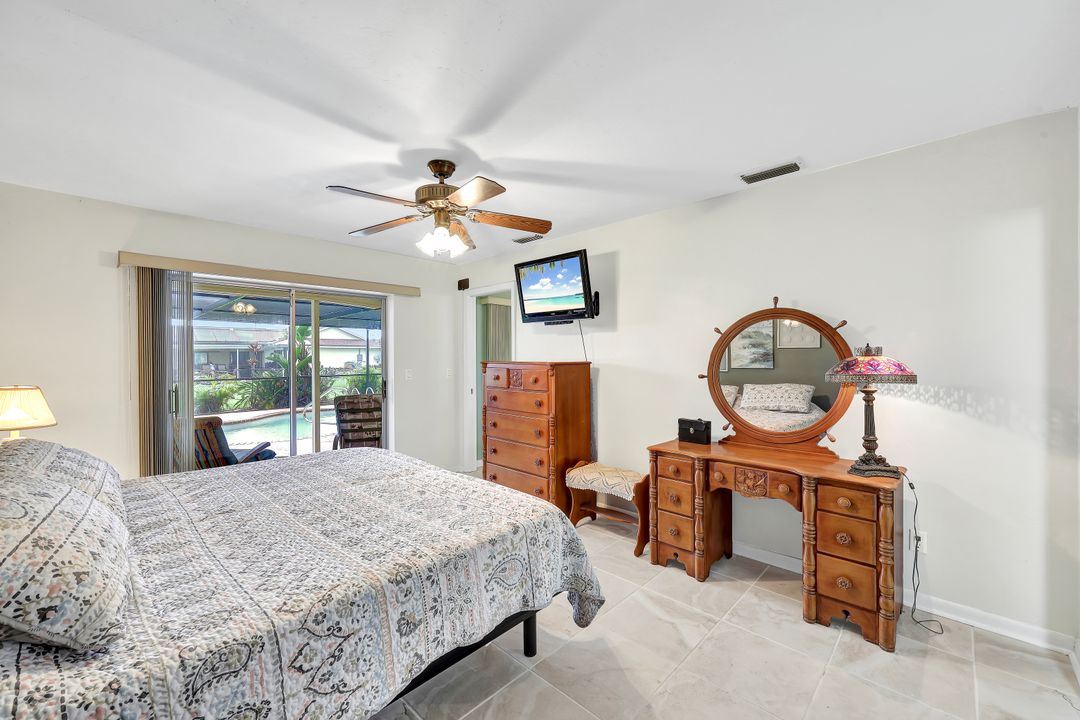 701 SW 52nd St, Cape Coral, FL 33914