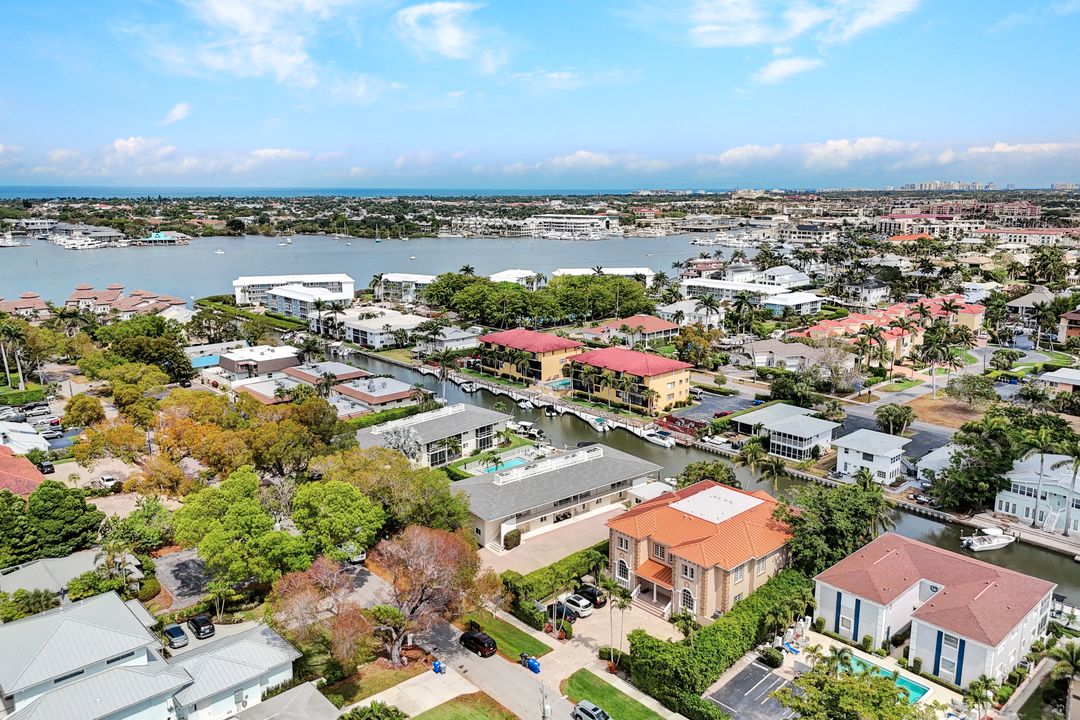 1485 Chesapeake Ave, Naples, FL 34102