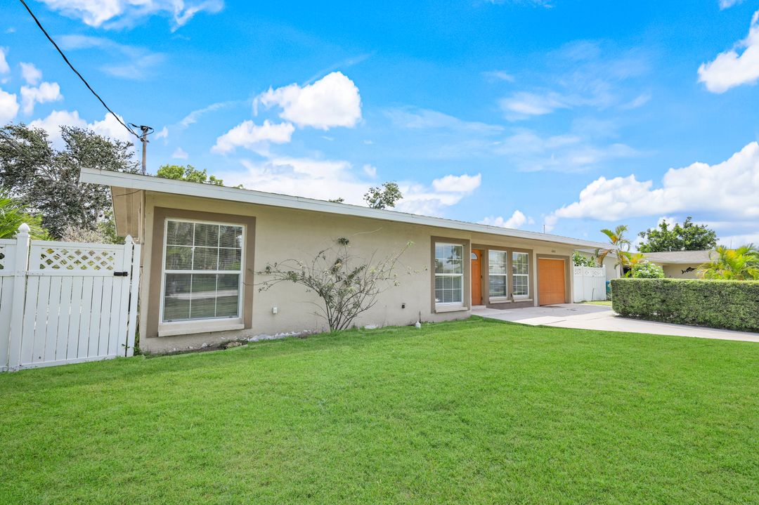 4807 Triton Ct W, Cape Coral, FL 33904