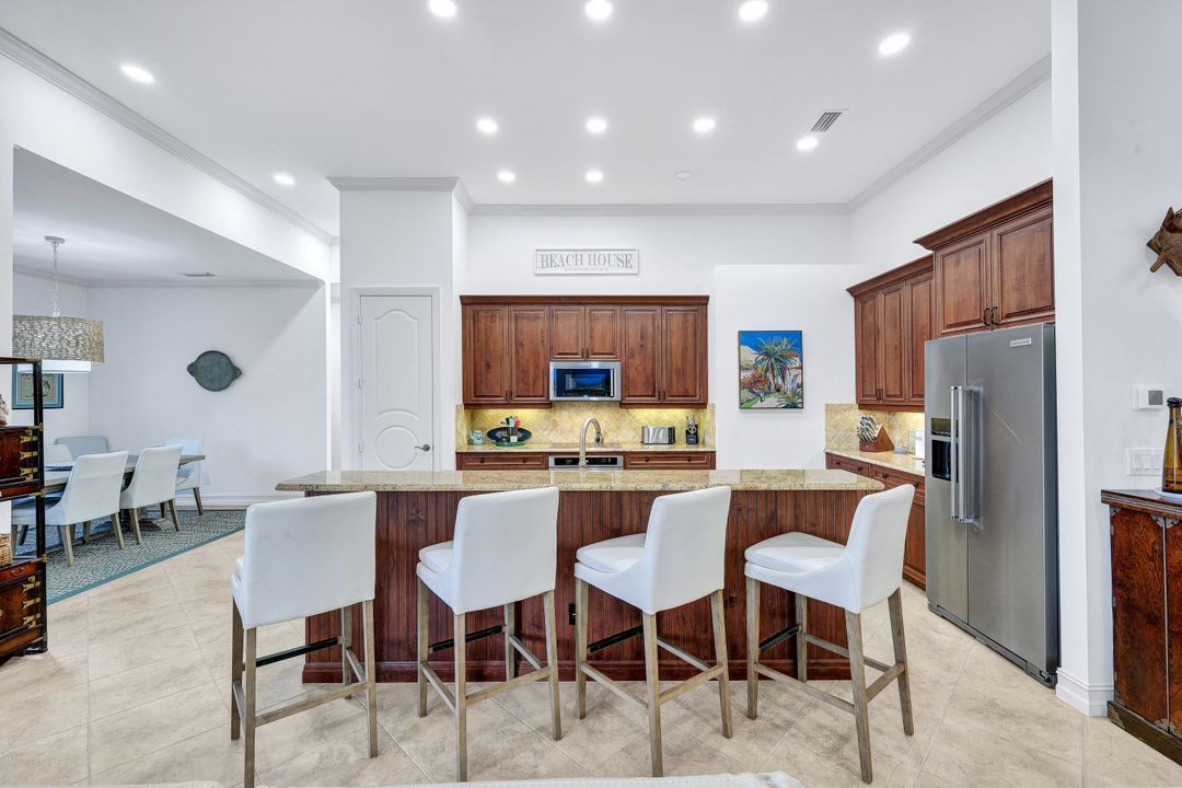 350 Gumbo Limbo Ln, Marco Island, FL 34145