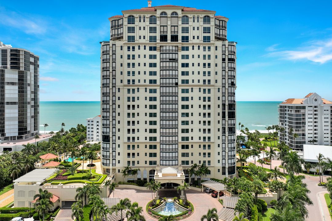 81 Seagate Dr, Naples, FL 34103