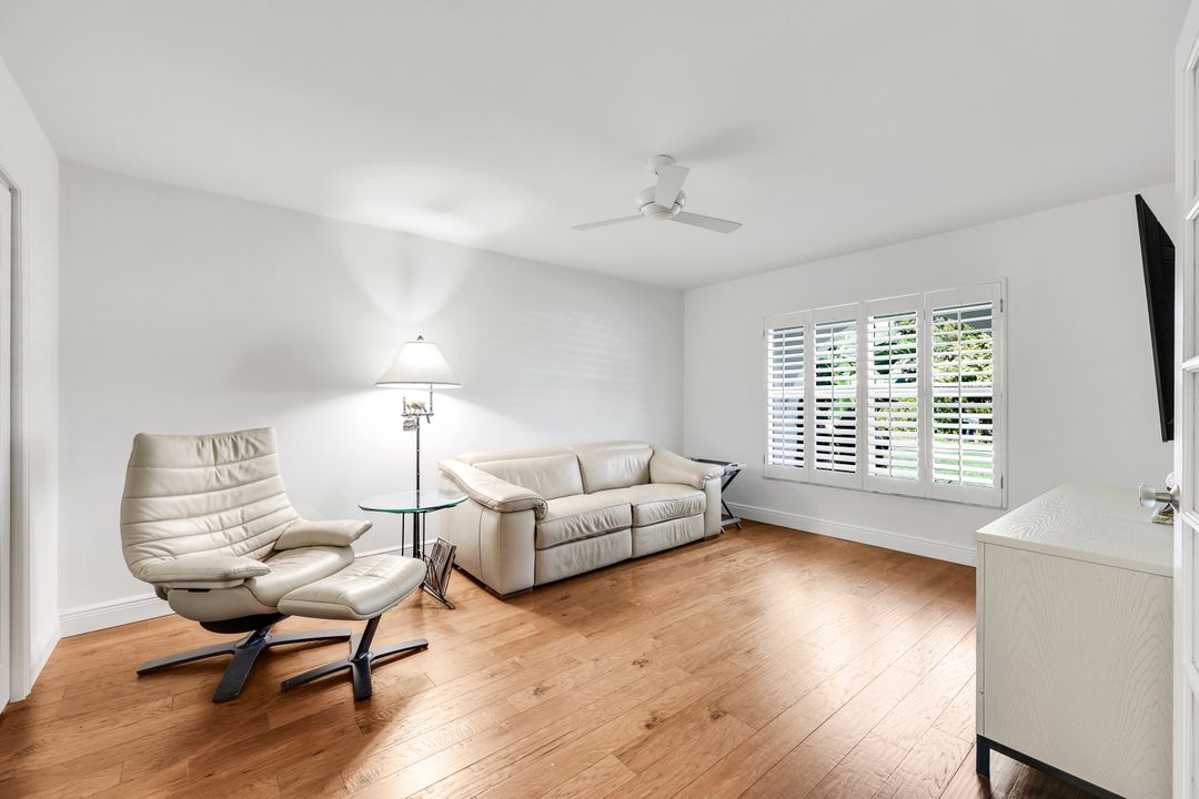 574 102nd Ave N, Naples, FL 34108