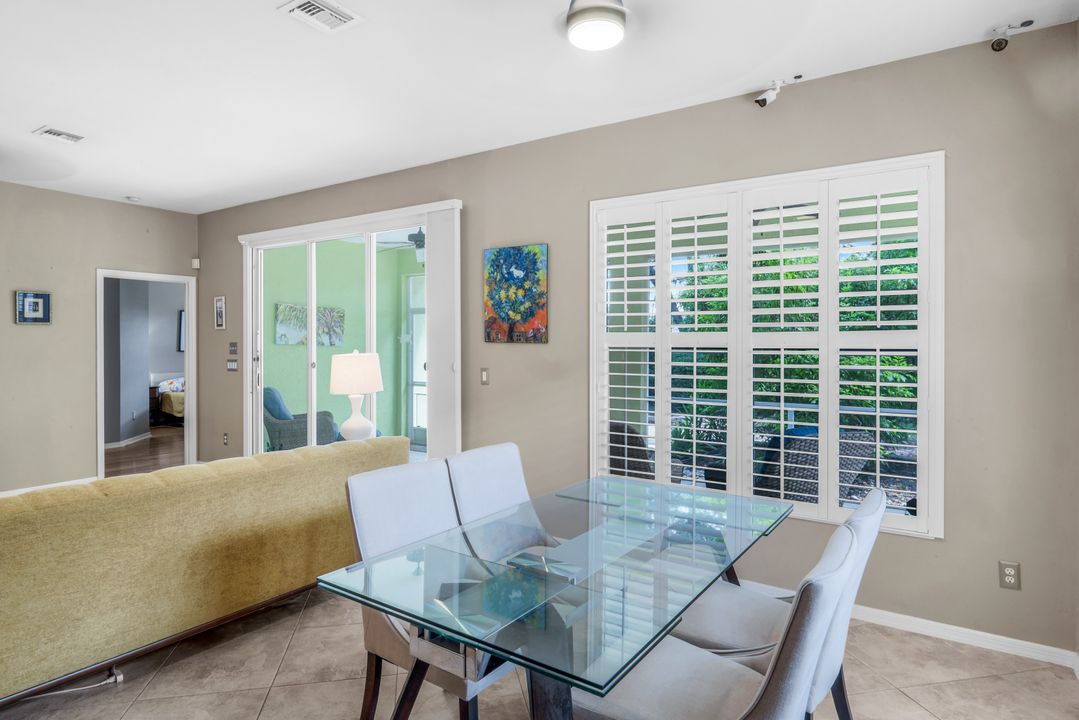 200 Stanhope Cir, Naples, FL 34104