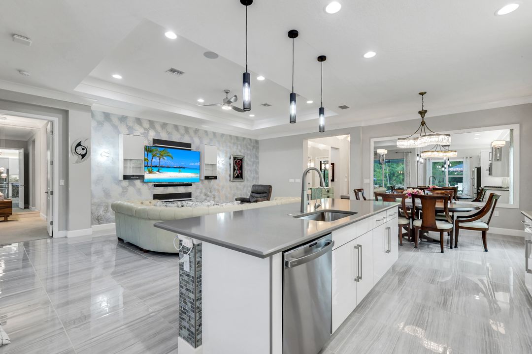 28560 Twain Dr, Bonita Springs, FL 34135