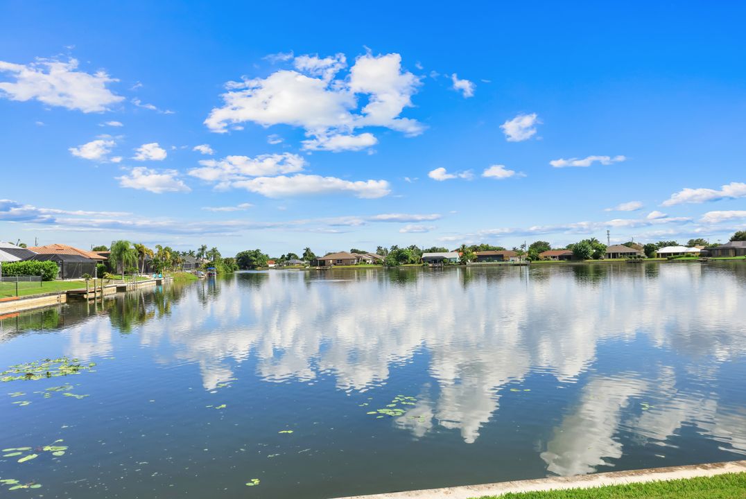 401 NE 19th Pl, Cape Coral, FL 33909